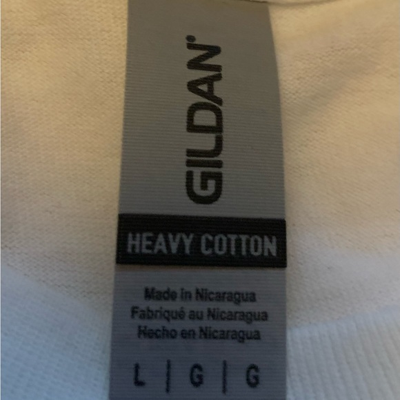 Everyone loves a tee shirt Paws on the Loose - Picture 3 of 3